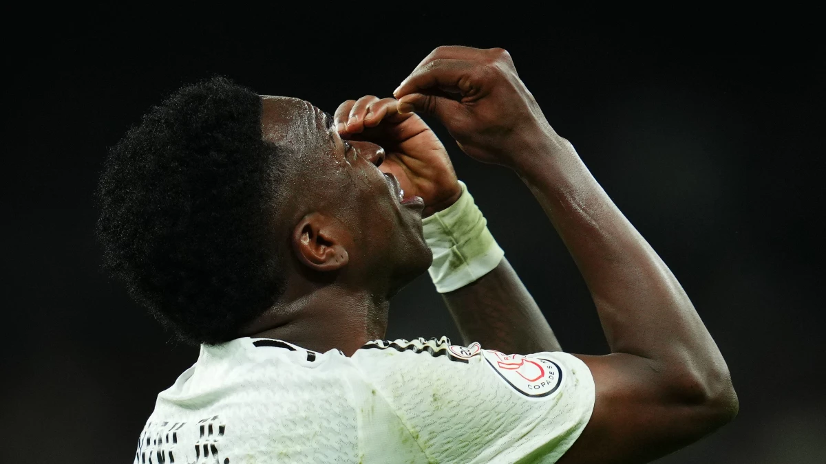 "Le dije que había cometido un error y pidió disculpas", Ancelotti sobre Vinícius