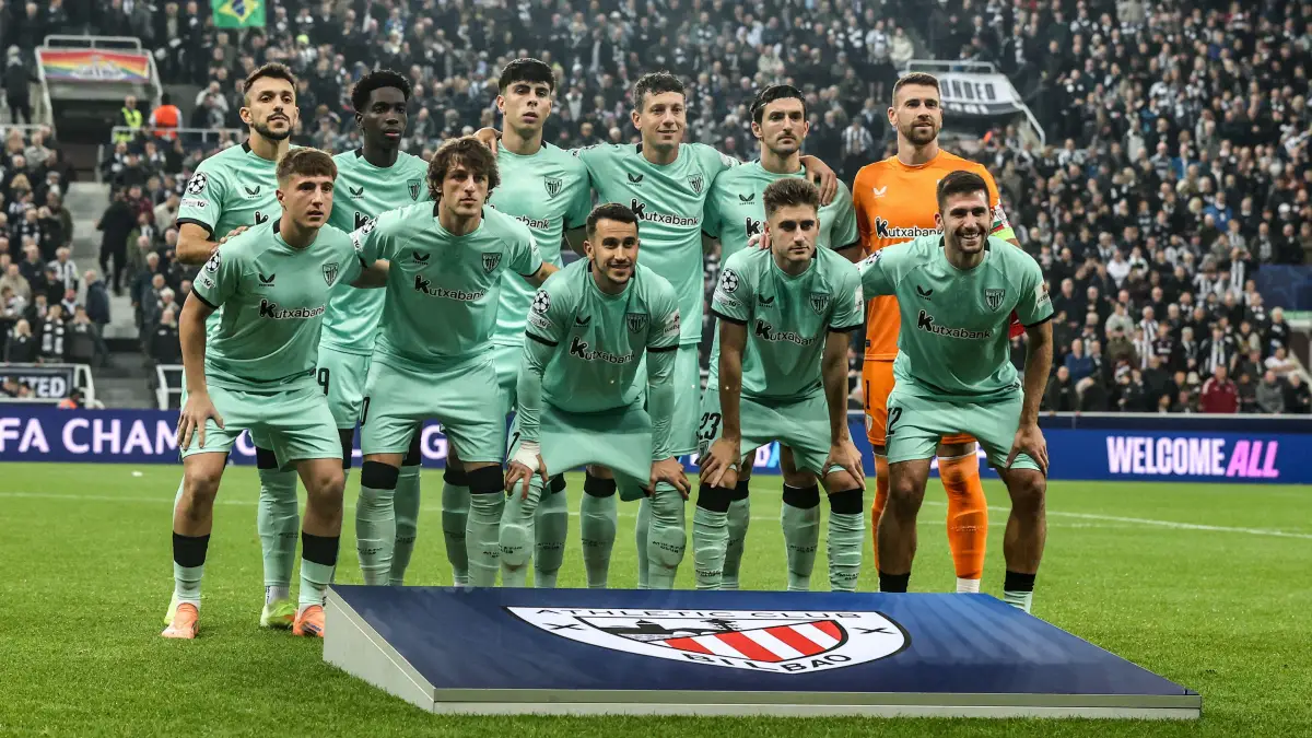 Luis Enrique se rinde a Unai Simón tras el empate en San Mamés