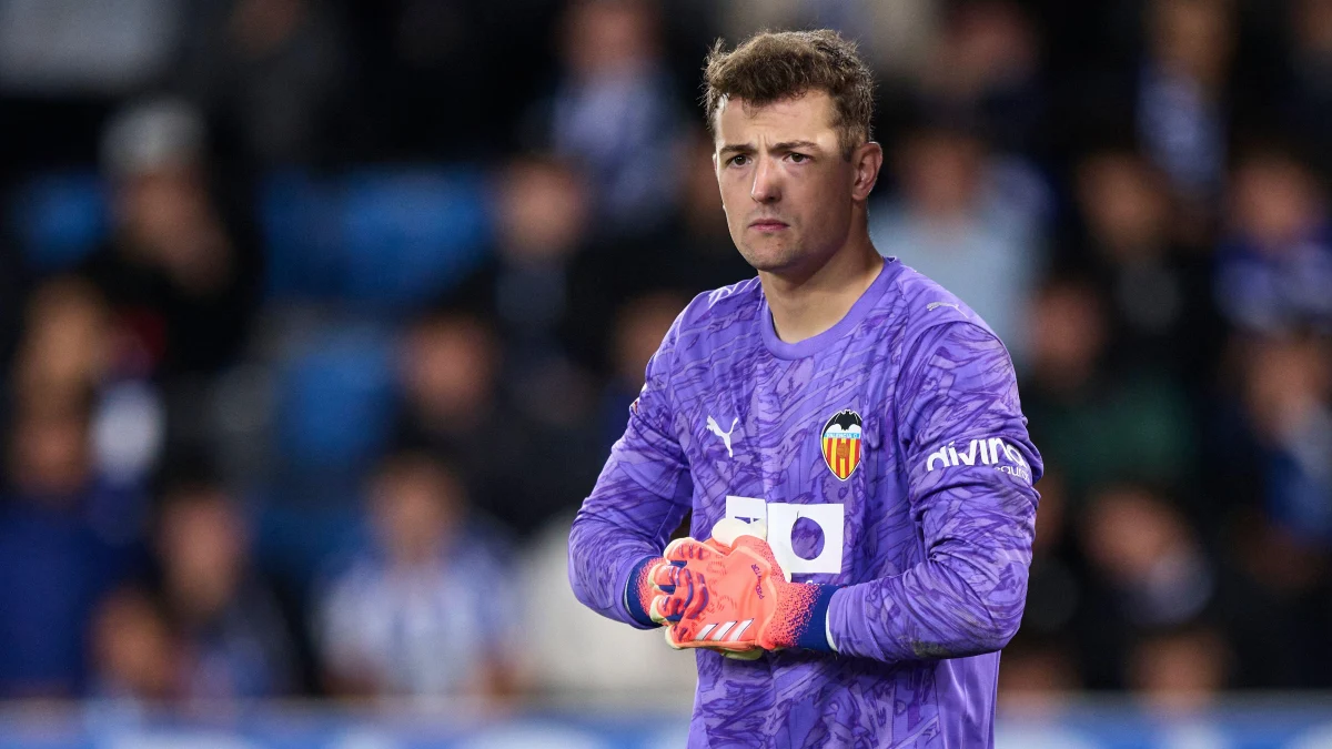 Julen Agirrezabala con el Valencia.