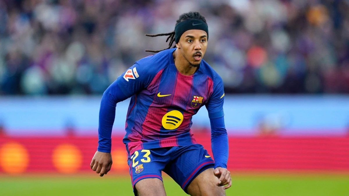 Koundé en un lance del juego con el Barcelona. Alamy