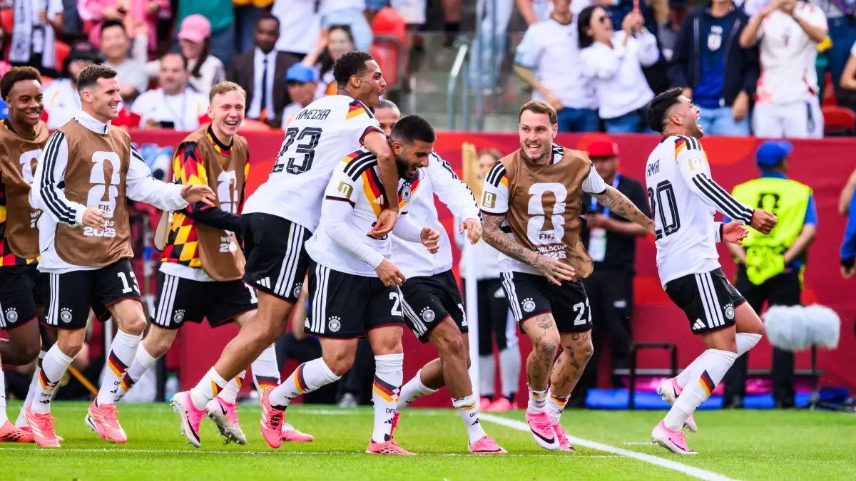 Alemania celebrando ante Costa de Marfil.