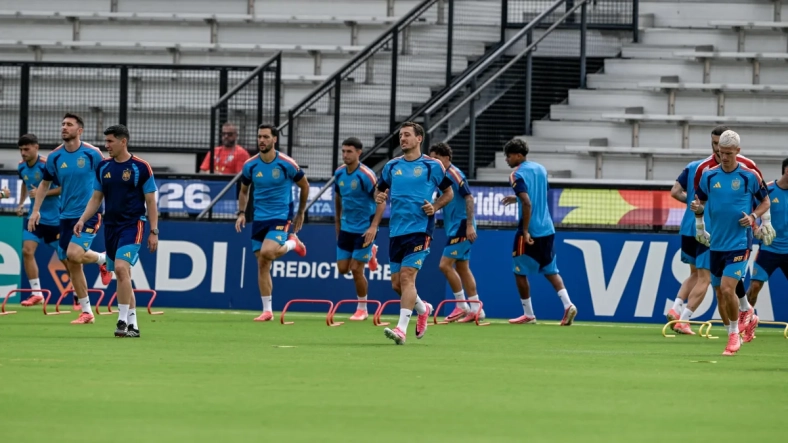 Evacuación de emergencia de España: una alerta de tornado interrumpe el entrenamiento del Mundial