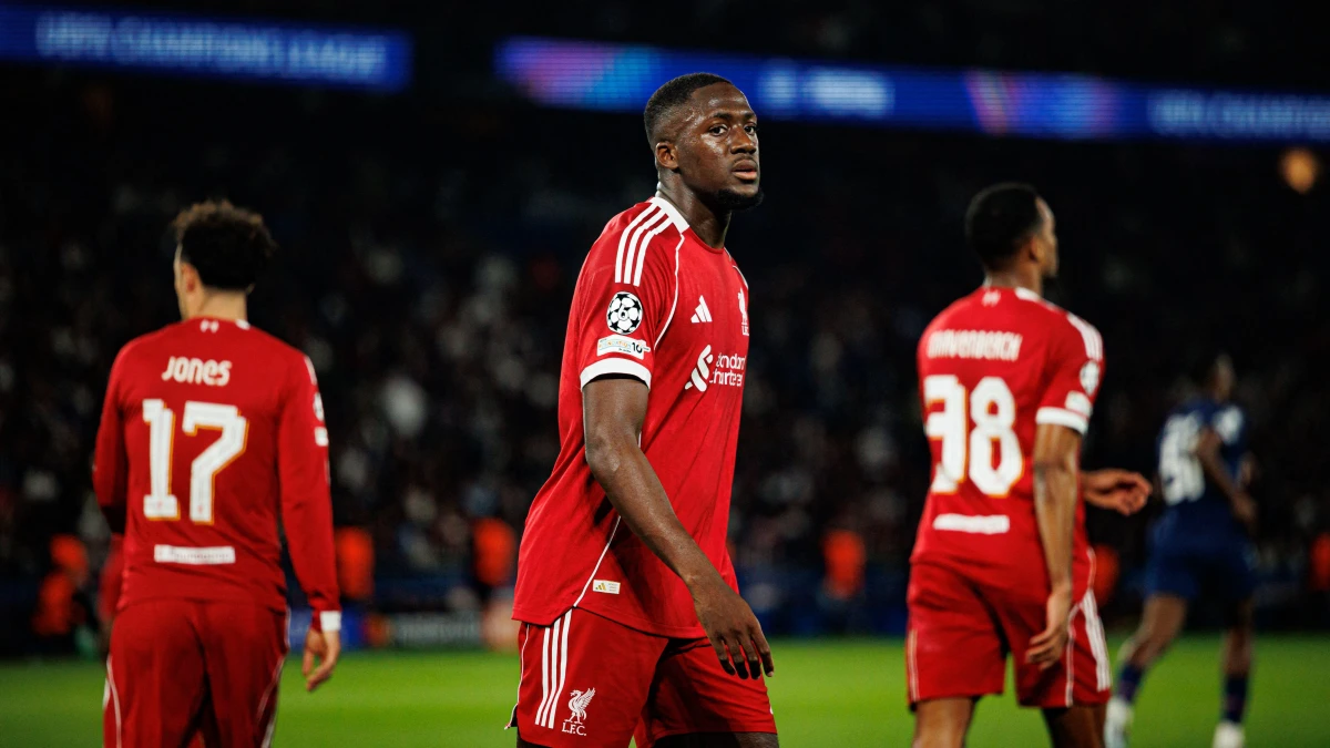 Ibrahima Konaté en un encuentro de Champions.