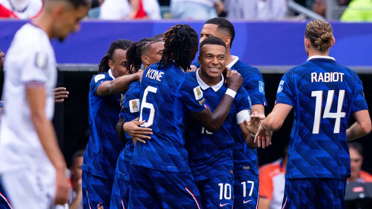 Jugadores de Francia celebrando un gol.