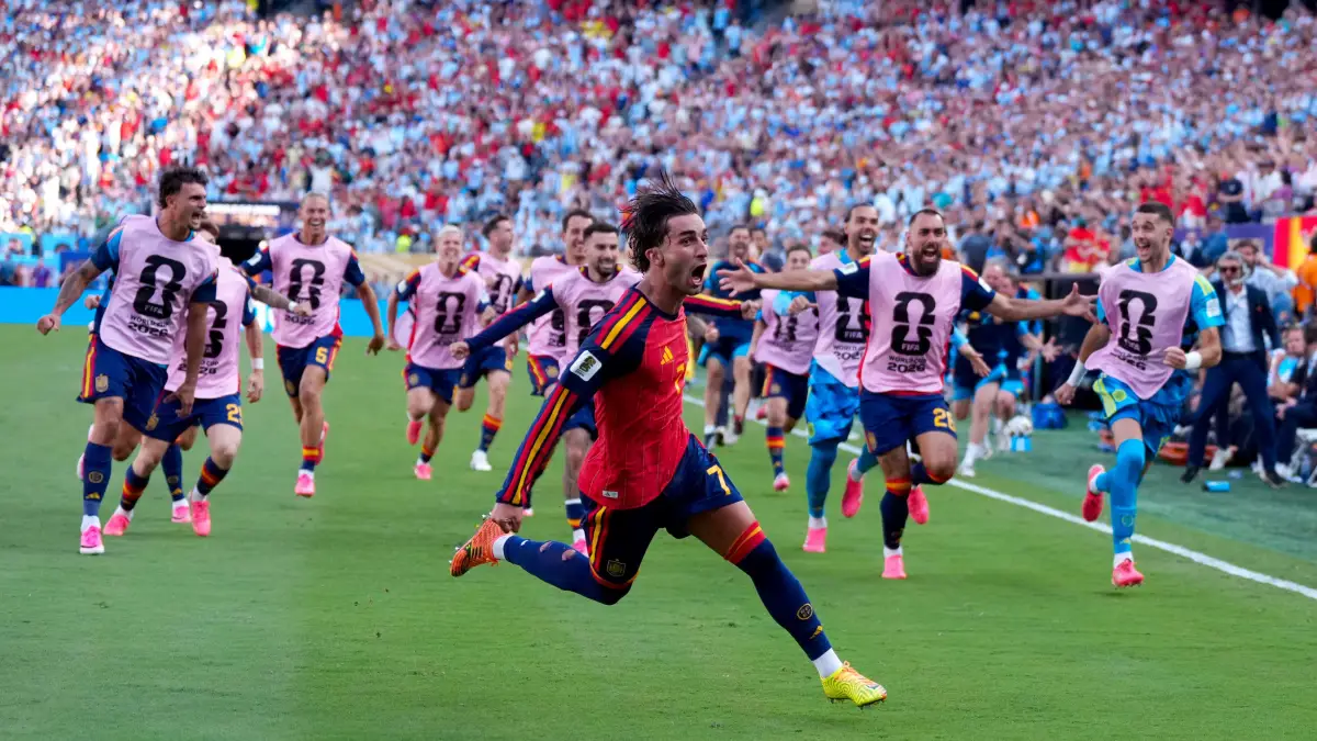 Ferran Torres celebrando su gol en la final del Mundial con España.